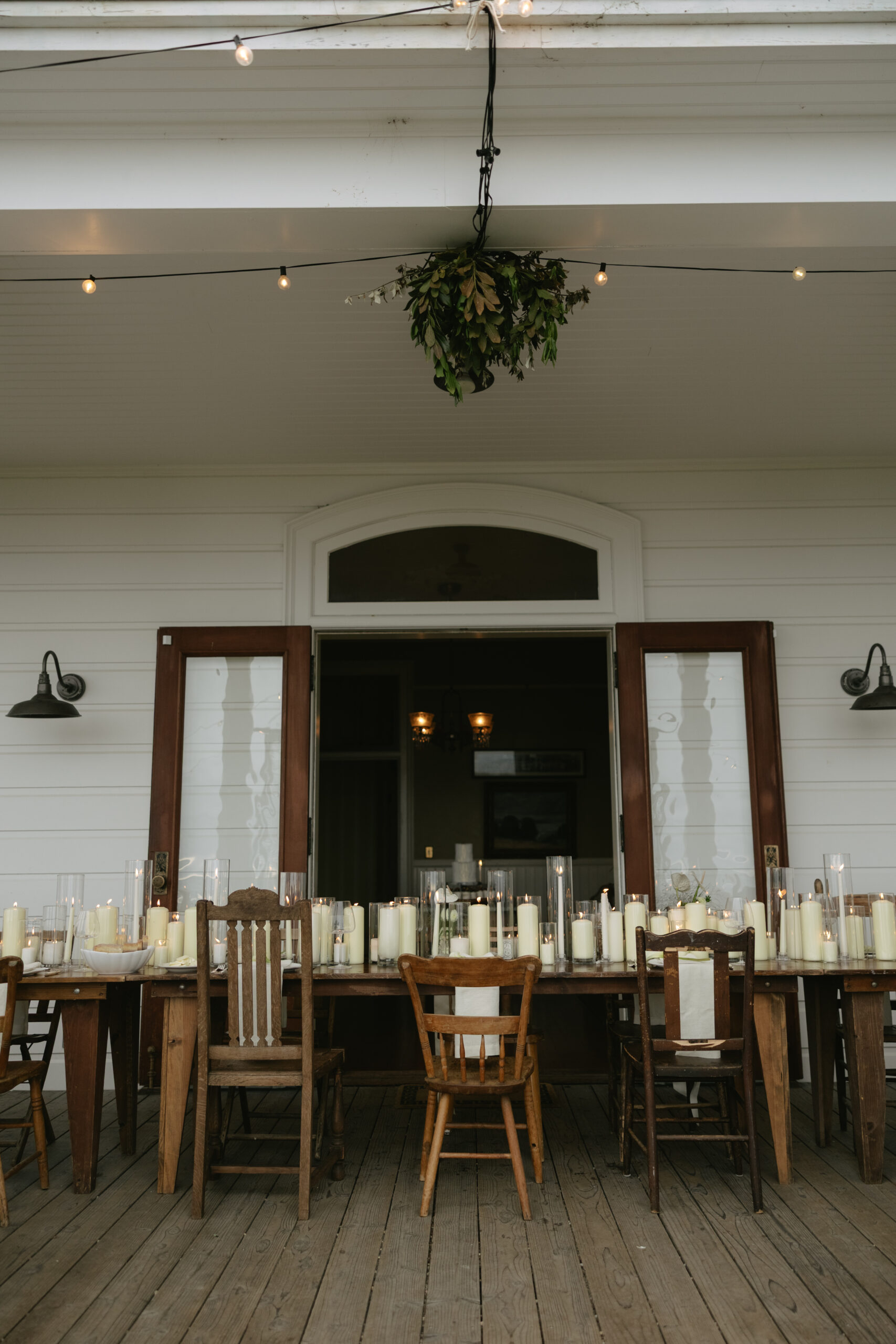 Wedding table setup for a cozy wedding reception
