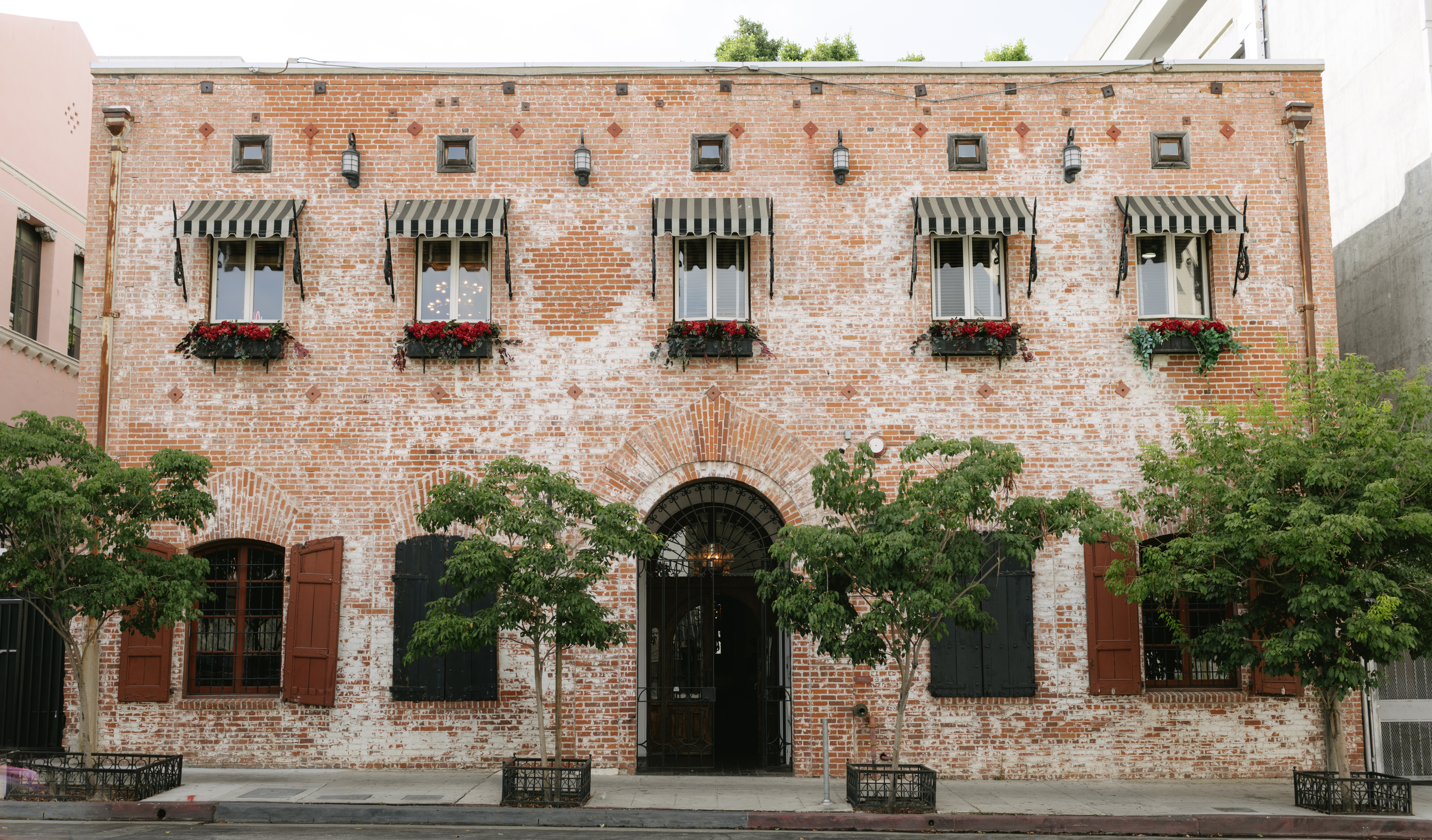 The exterior of the Carondelet House, a Los Angeles wedding venue