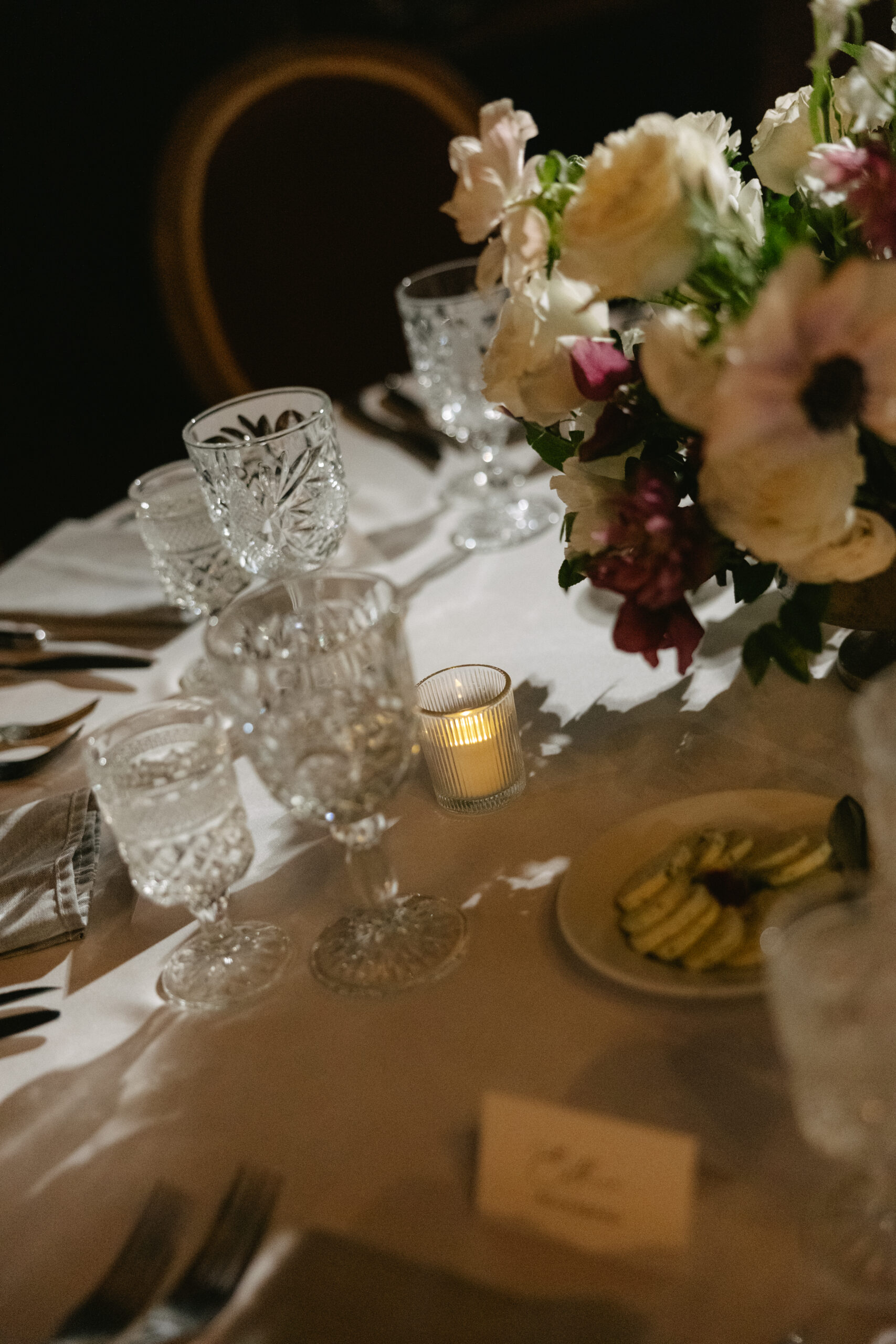 A wedding table setup for a wedding reception at the Carondelet house