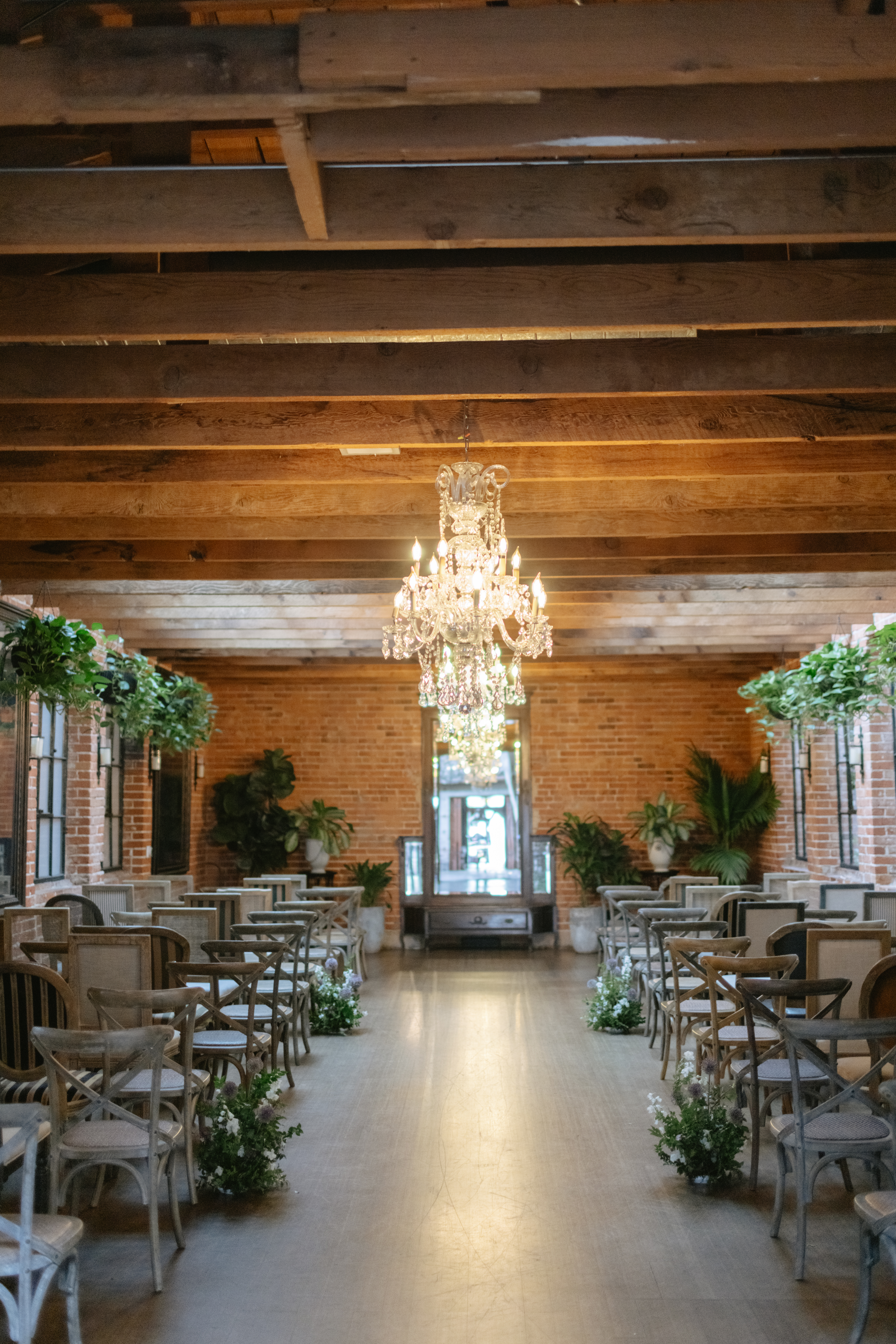 the ceremony site inside of the carondelet house, a los angeles wedding venue